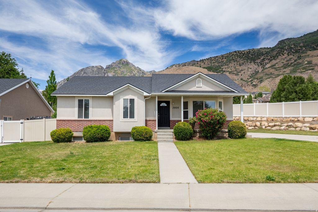 Photo of 3926 W 10400 N, Cedar Hills, UT 84062 (MLS # 2165958)
