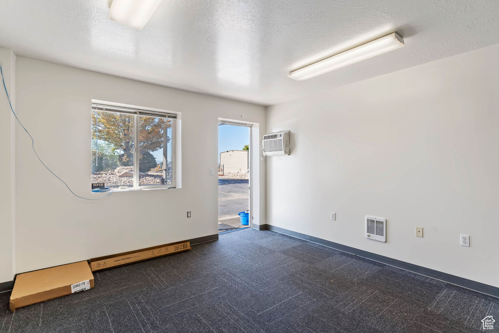 KAPP INDUSTRIAL PK - Commercial Lease