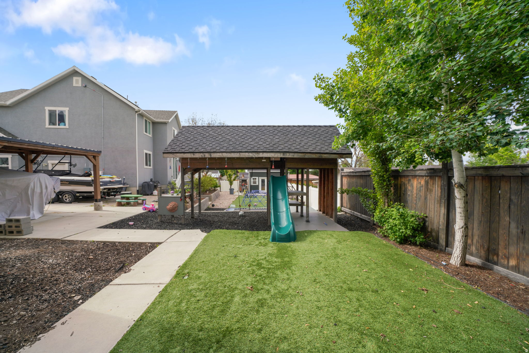 ORCHARD GROVE - Residential