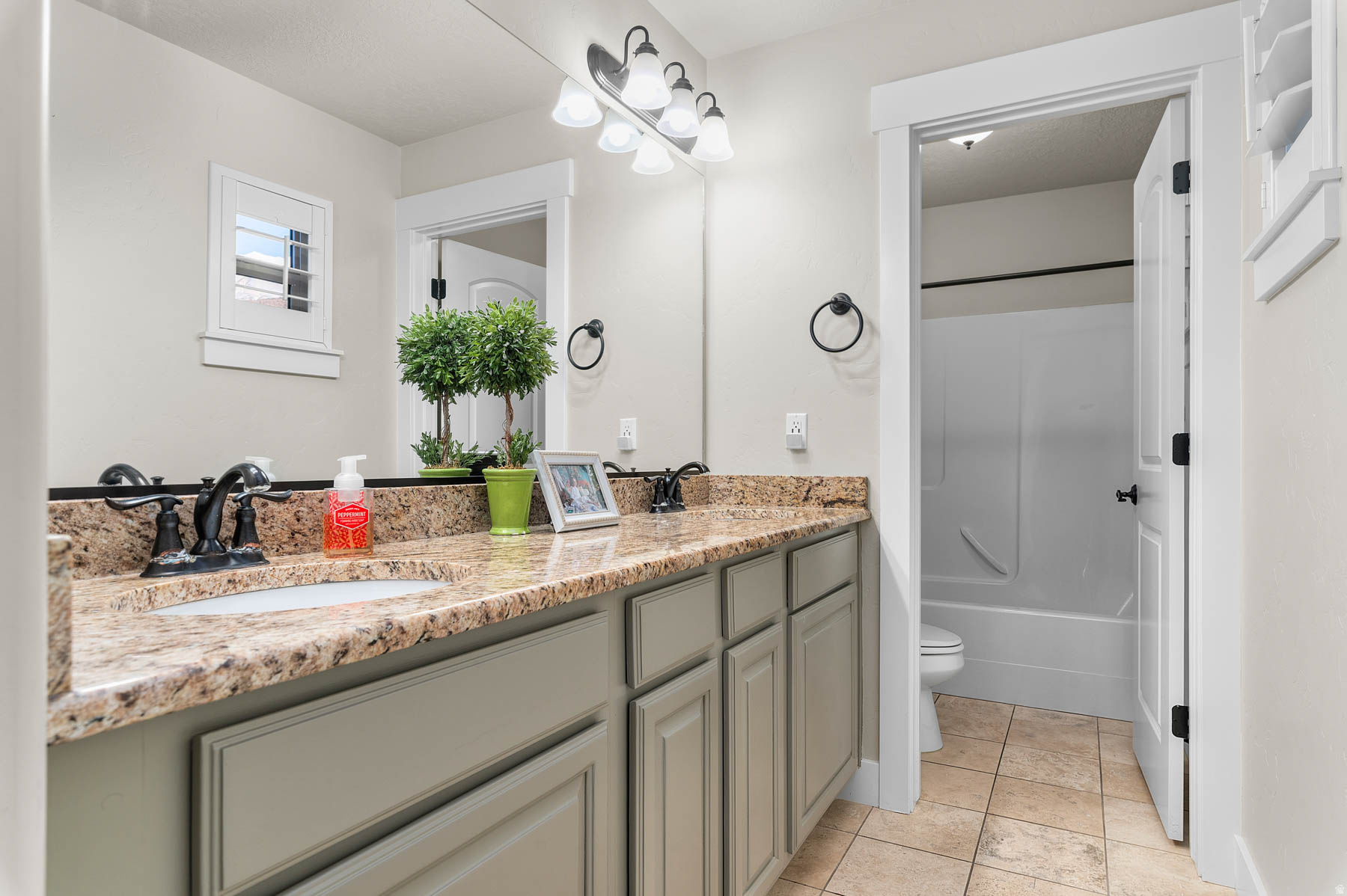 ORCHARD GROVE - Residential