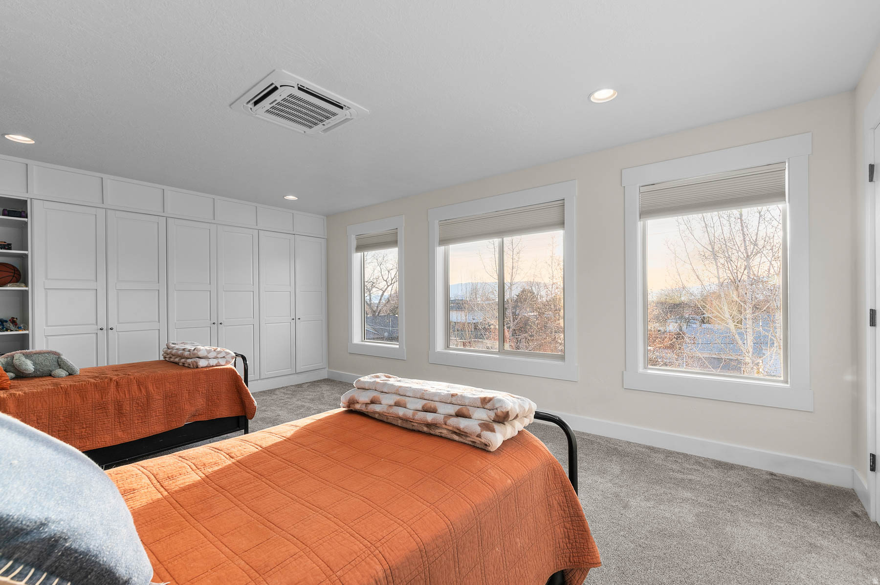 ORCHARD GROVE - Residential