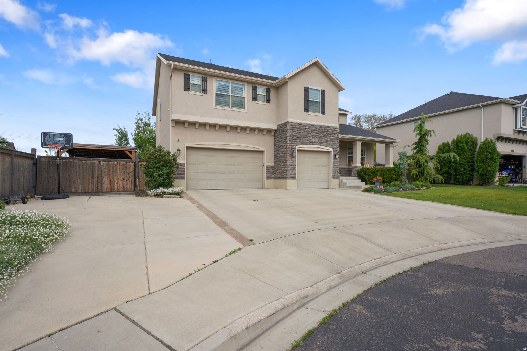 ORCHARD GROVE - Residential