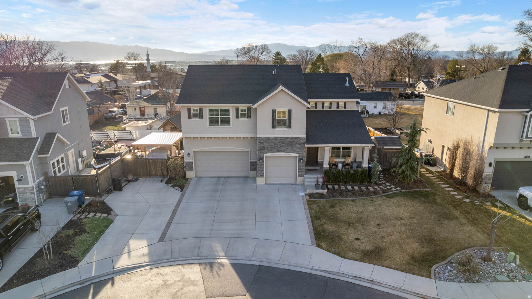 ORCHARD GROVE - Residential