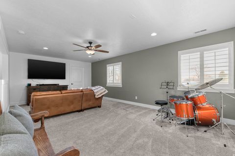 Tiny photo for 412 S 350 E, Pleasant Grove, UT 84062 (MLS # 2139915)