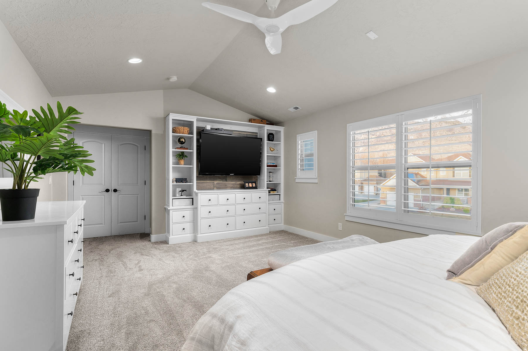 ORCHARD GROVE - Residential