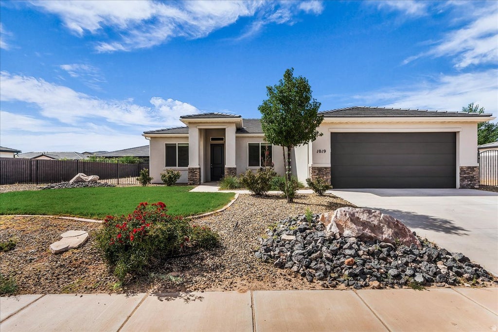 Photo of 1019 N MAIN ST, La Verkin, UT 84745 (MLS # 2186197)