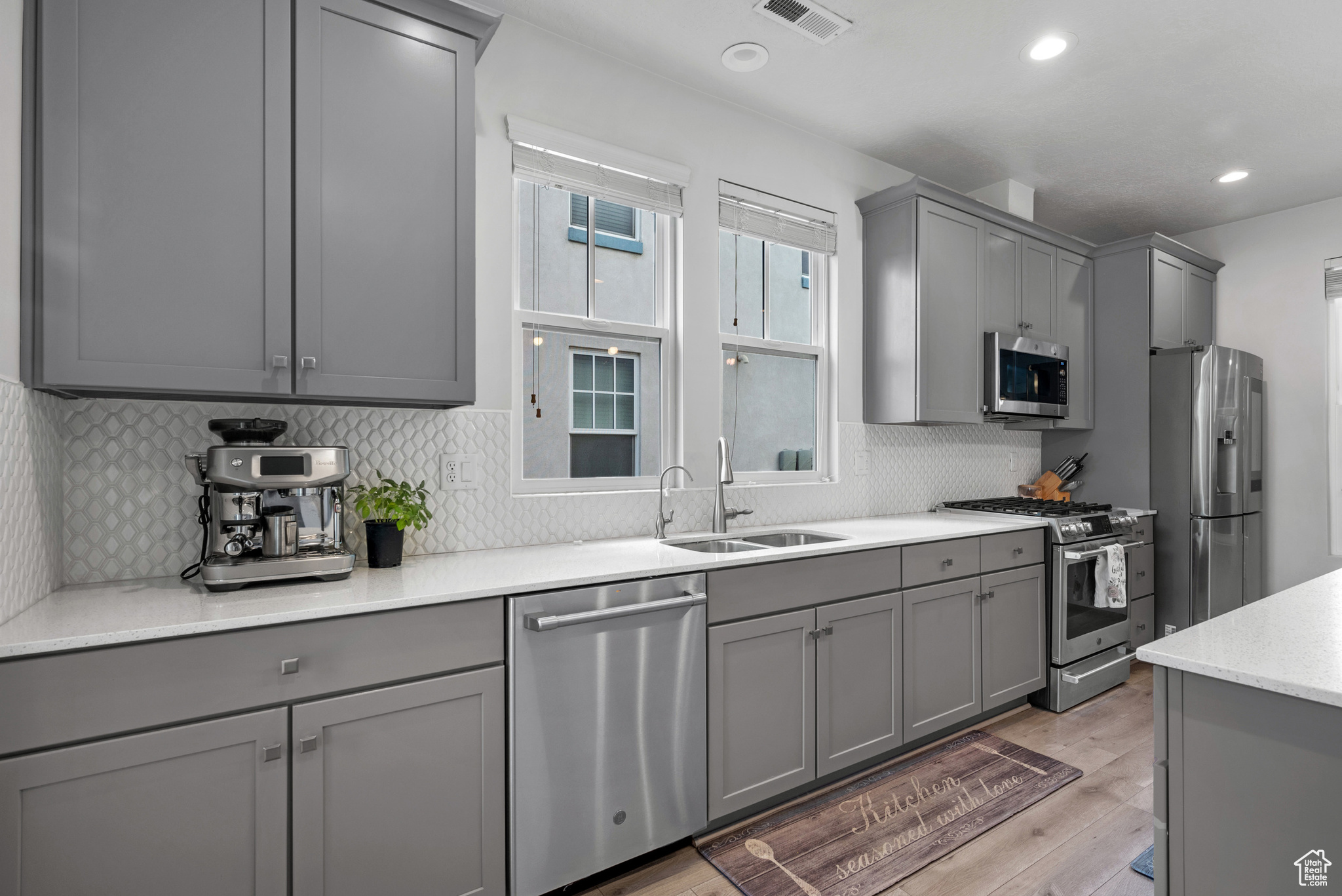 DAYBREAK - Residential