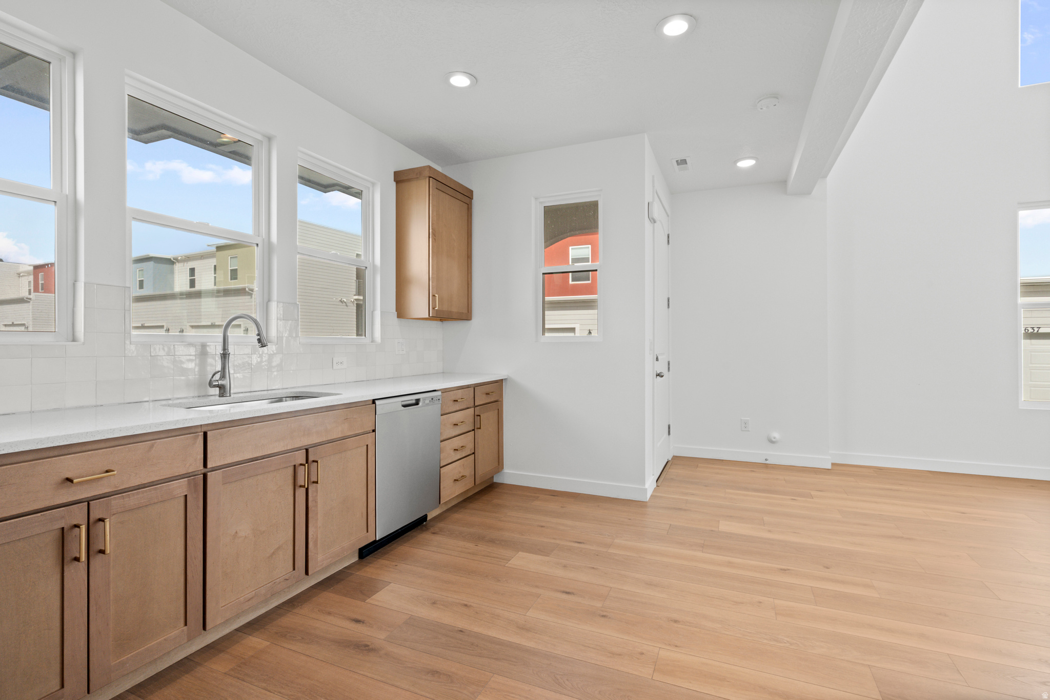 DAYBREAK - Residential