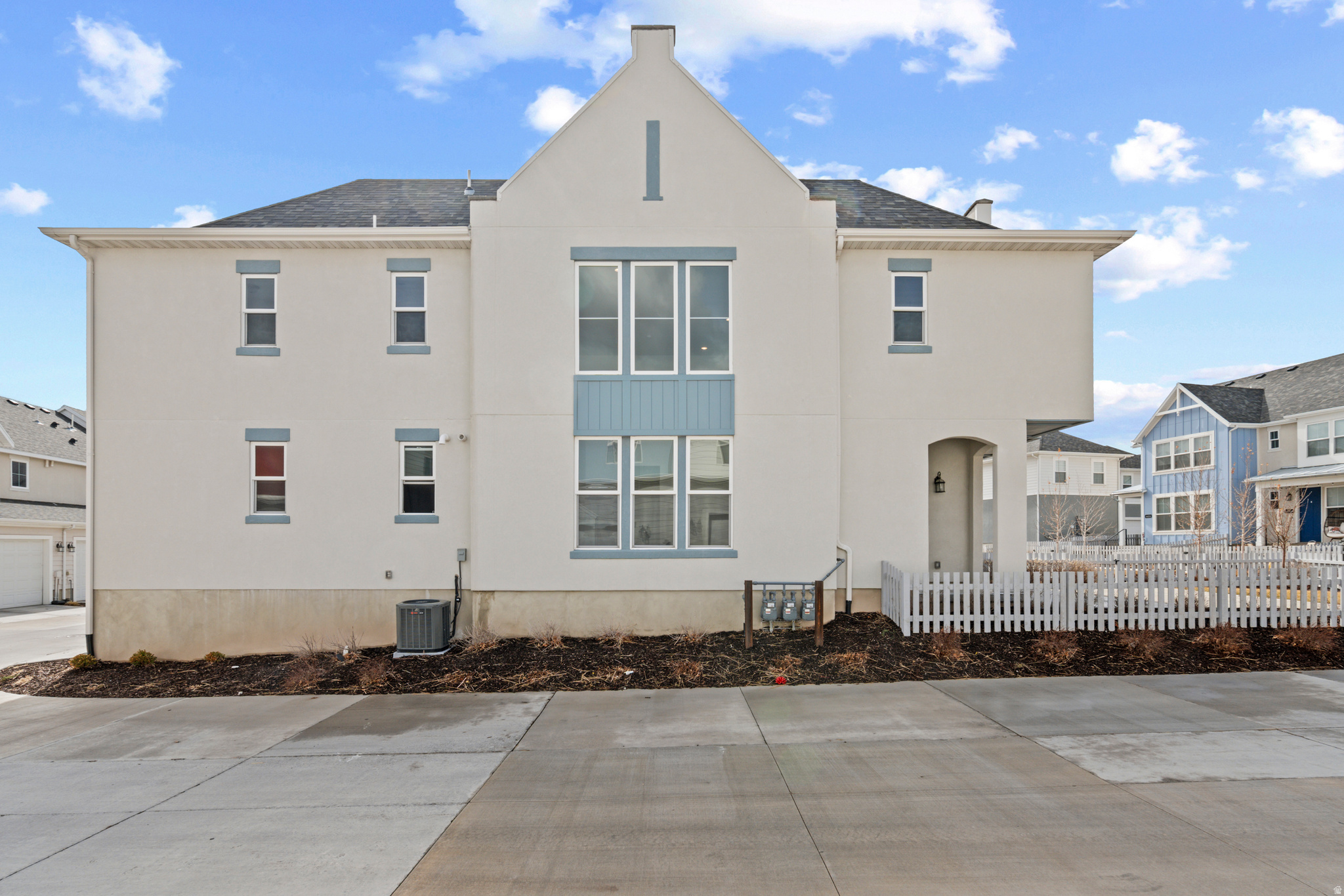 DAYBREAK - Residential