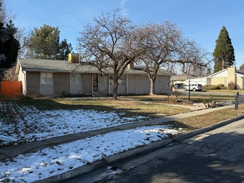 Tiny photo for 2544 E PROMENADE DR S, Cottonwood Heights, UT 84121 (MLS # 2134186)