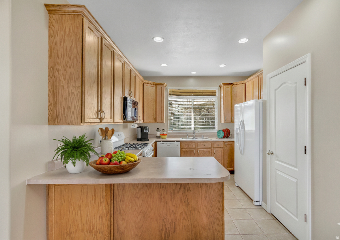 OAKS AT JORDAN HILLS - Residential