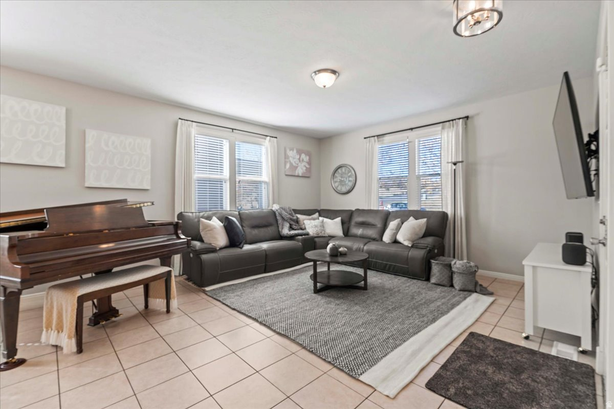 DAYBREAK - Residential