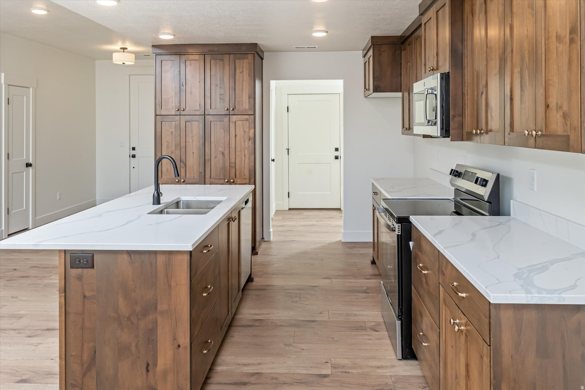 ASHLEE MEADOWS - Residential