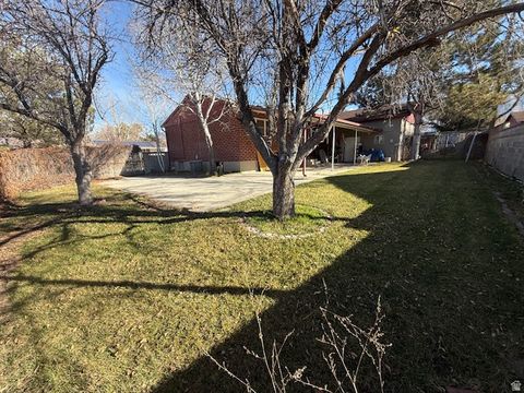 Tiny photo for 988 E PLATINUM WAY S, Sandy, UT 84094 (MLS # 2125667)