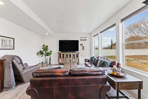 Tiny photo for 2735 S SHORELINE DR, Syracuse, UT 84075 (MLS # 2133685)