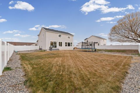 Tiny photo for 2735 S SHORELINE DR, Syracuse, UT 84075 (MLS # 2133685)