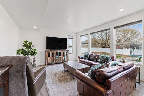 Tiny photo for 2735 S SHORELINE DR, Syracuse, UT 84075 (MLS # 2133685)