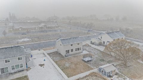 Tiny photo for 2735 S SHORELINE DR, Syracuse, UT 84075 (MLS # 2133685)