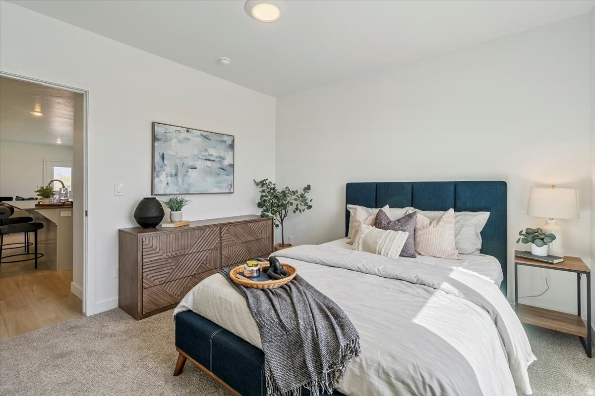 NORTH LAKE MEADOWS - Residential