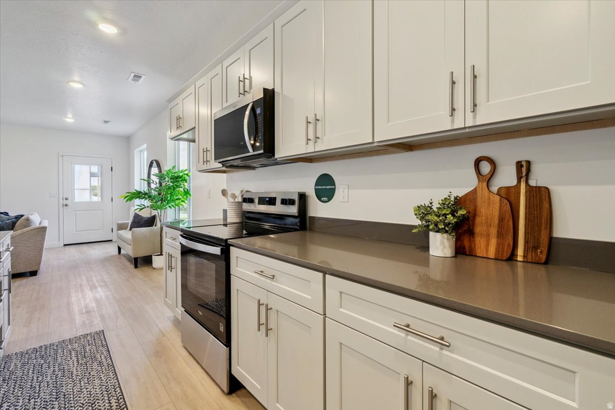 NORTH LAKE MEADOWS - Residential