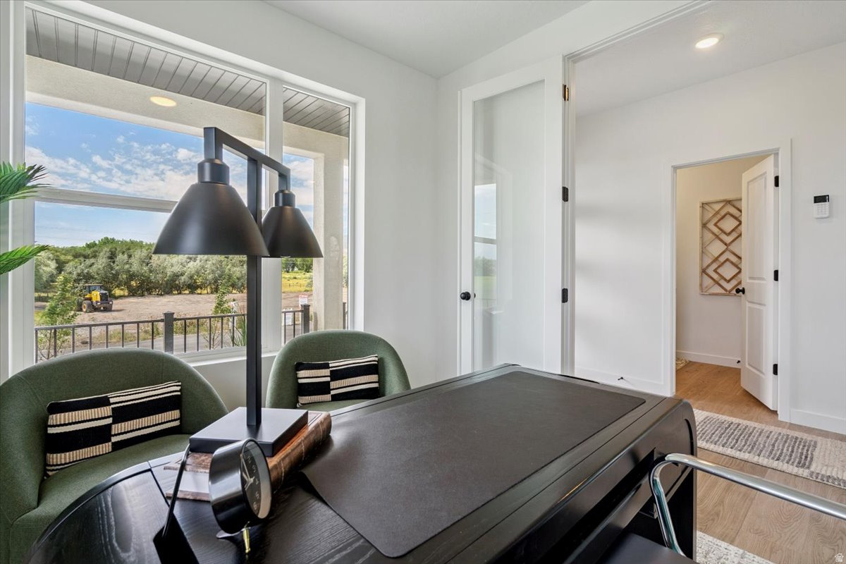 NORTH LAKE MEADOWS - Residential