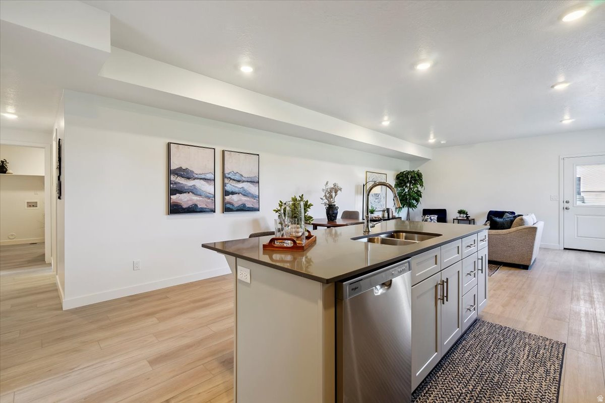 NORTH LAKE MEADOWS - Residential