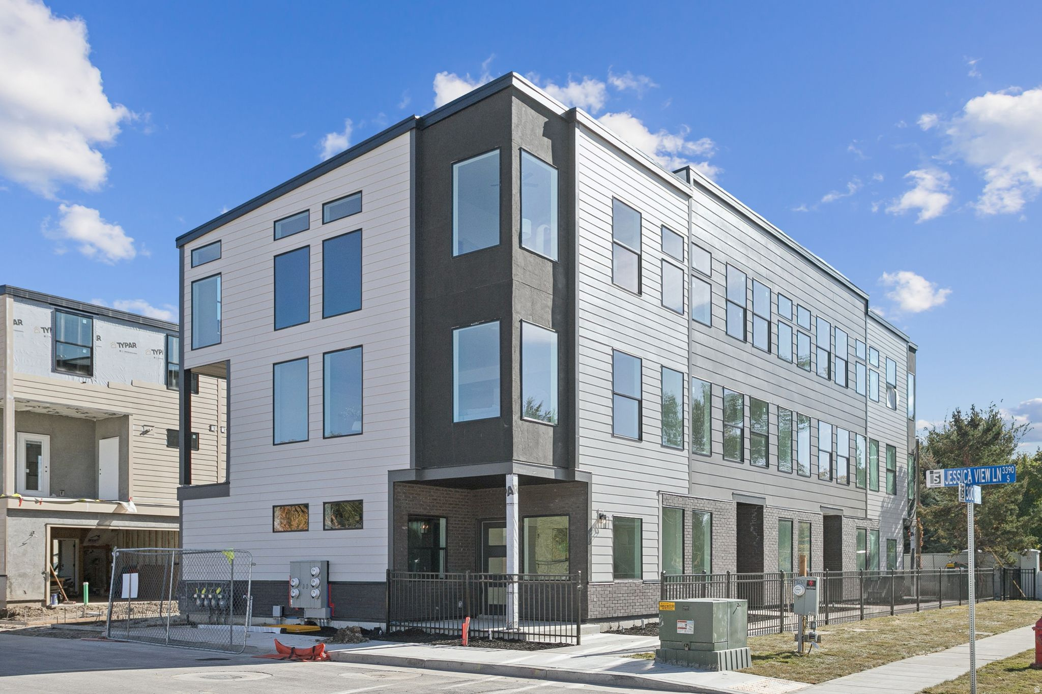 300 LOFTS - Residential
