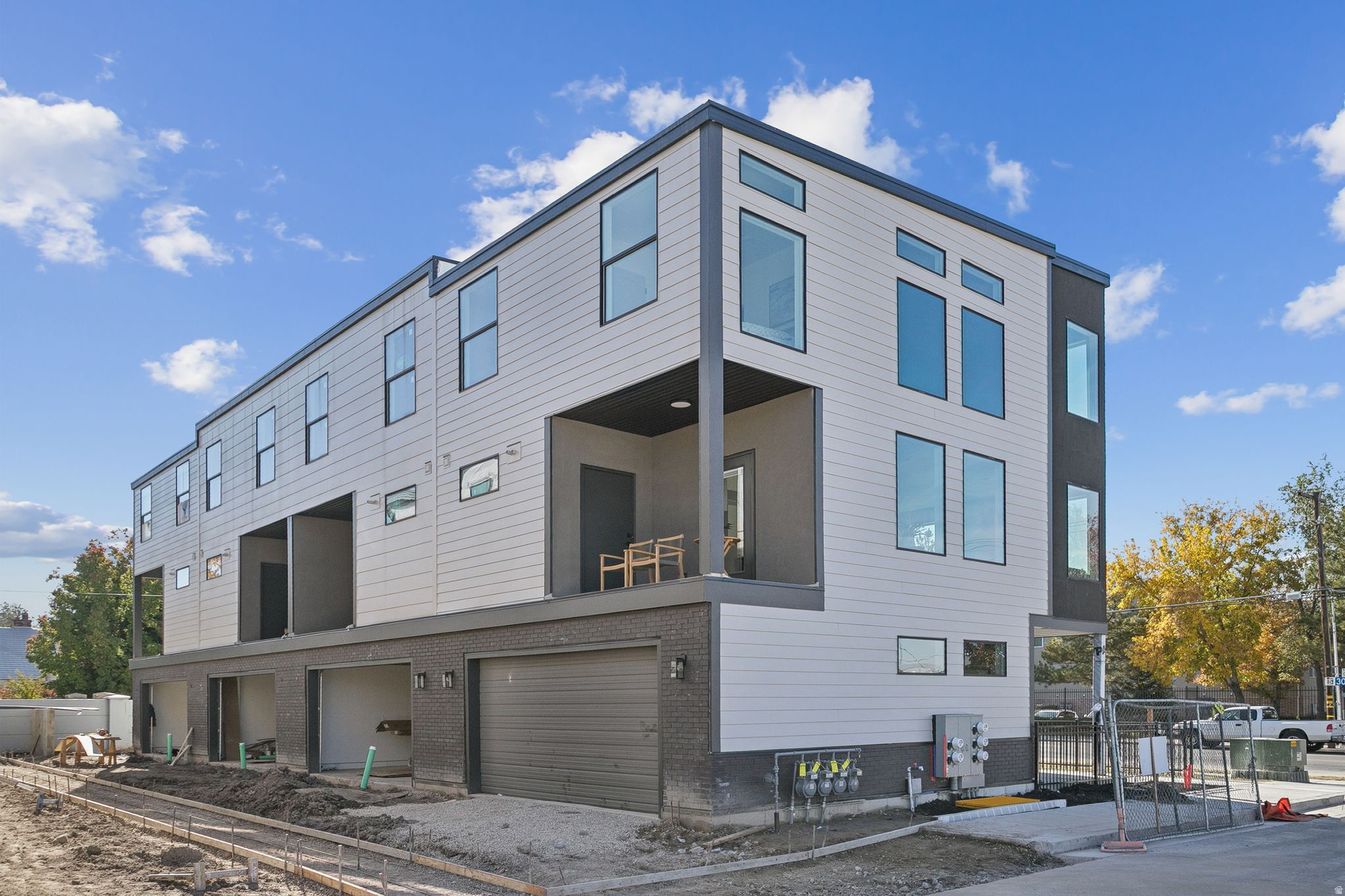 300 LOFTS - Residential