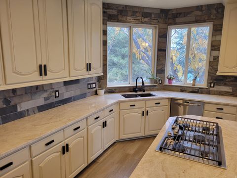 Tiny photo for 2428 W SILVERPOINT WAY S, Bluffdale, UT 84065 (MLS # 2123117)