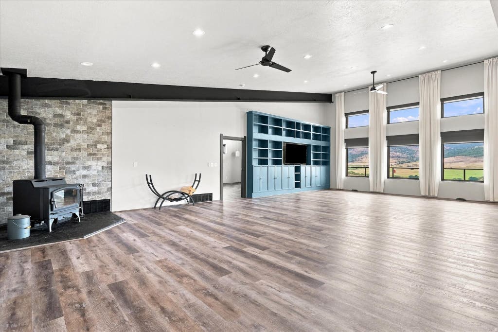Photo of 8099 N STRAWBERRY DR, Preston, ID 83263 (MLS # 2181059)