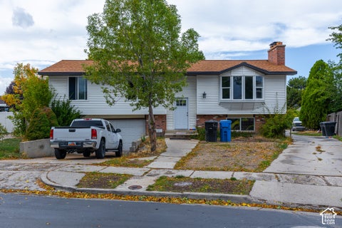Photo of 2016 W HEWWOOD CIR S, Taylorsville, UT 84129 (MLS # 2192933)