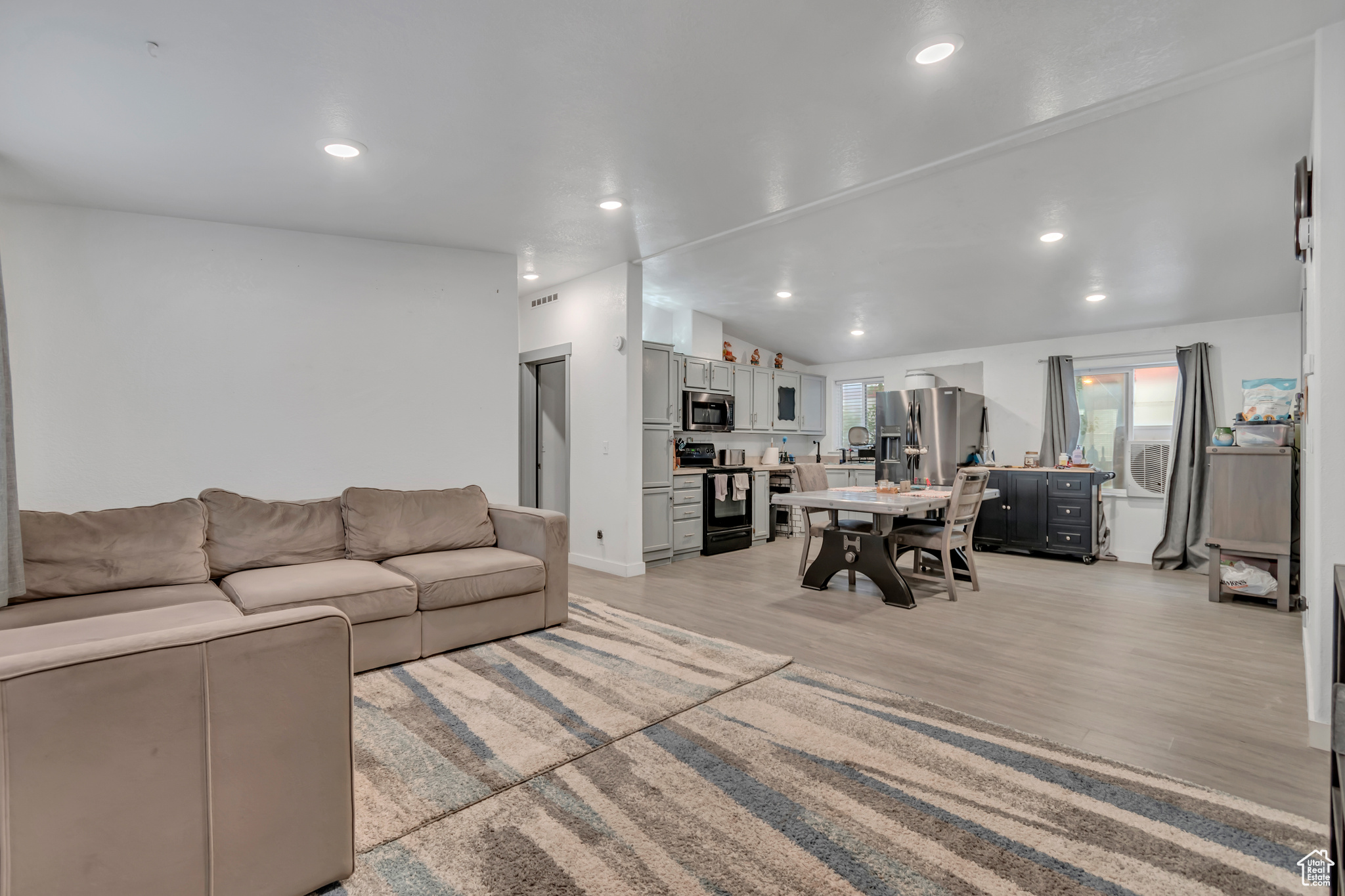 RIVERSIDE MHC - Residential