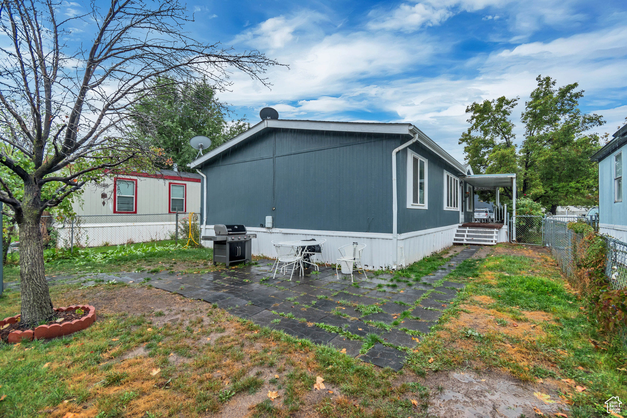 RIVERSIDE MHC - Residential