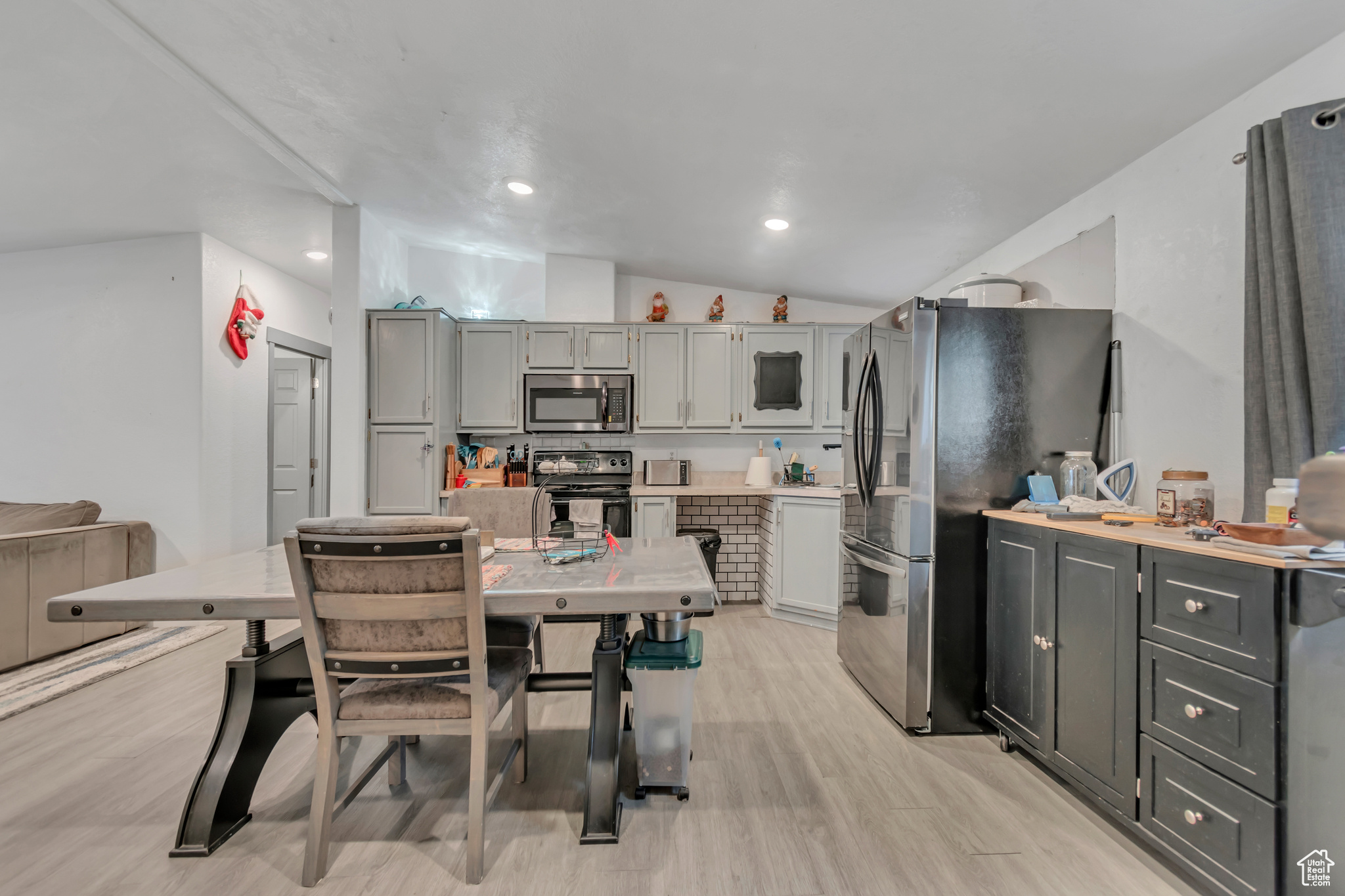 RIVERSIDE MHC - Residential