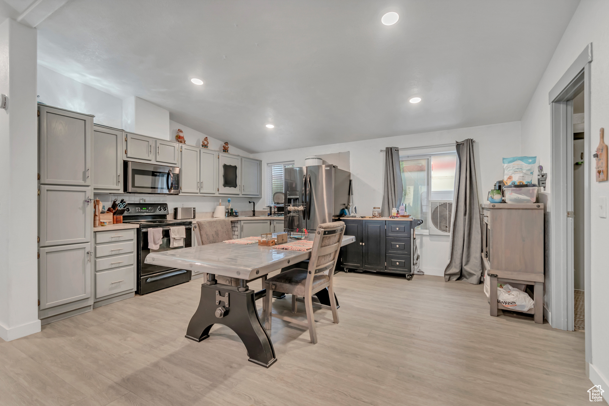 RIVERSIDE MHC - Residential