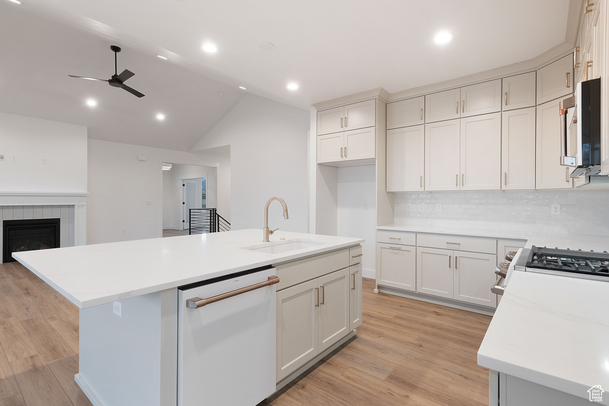 DAYBREAK - Residential