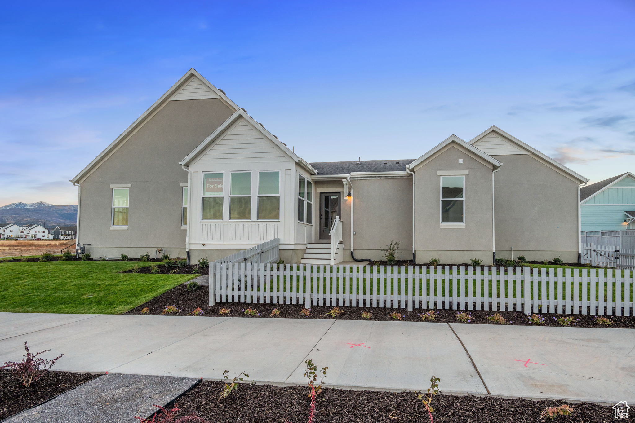 DAYBREAK - Residential