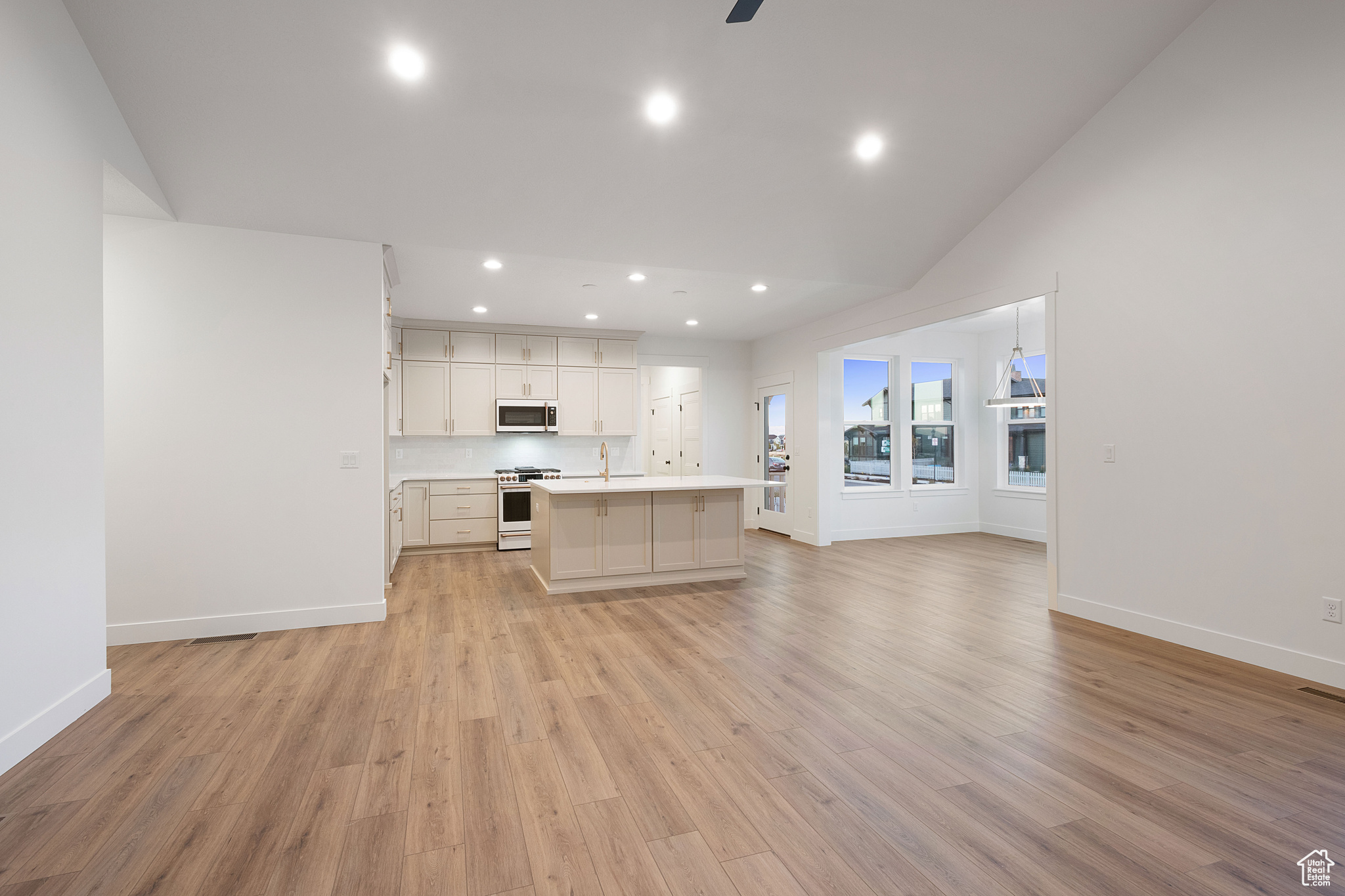 DAYBREAK - Residential