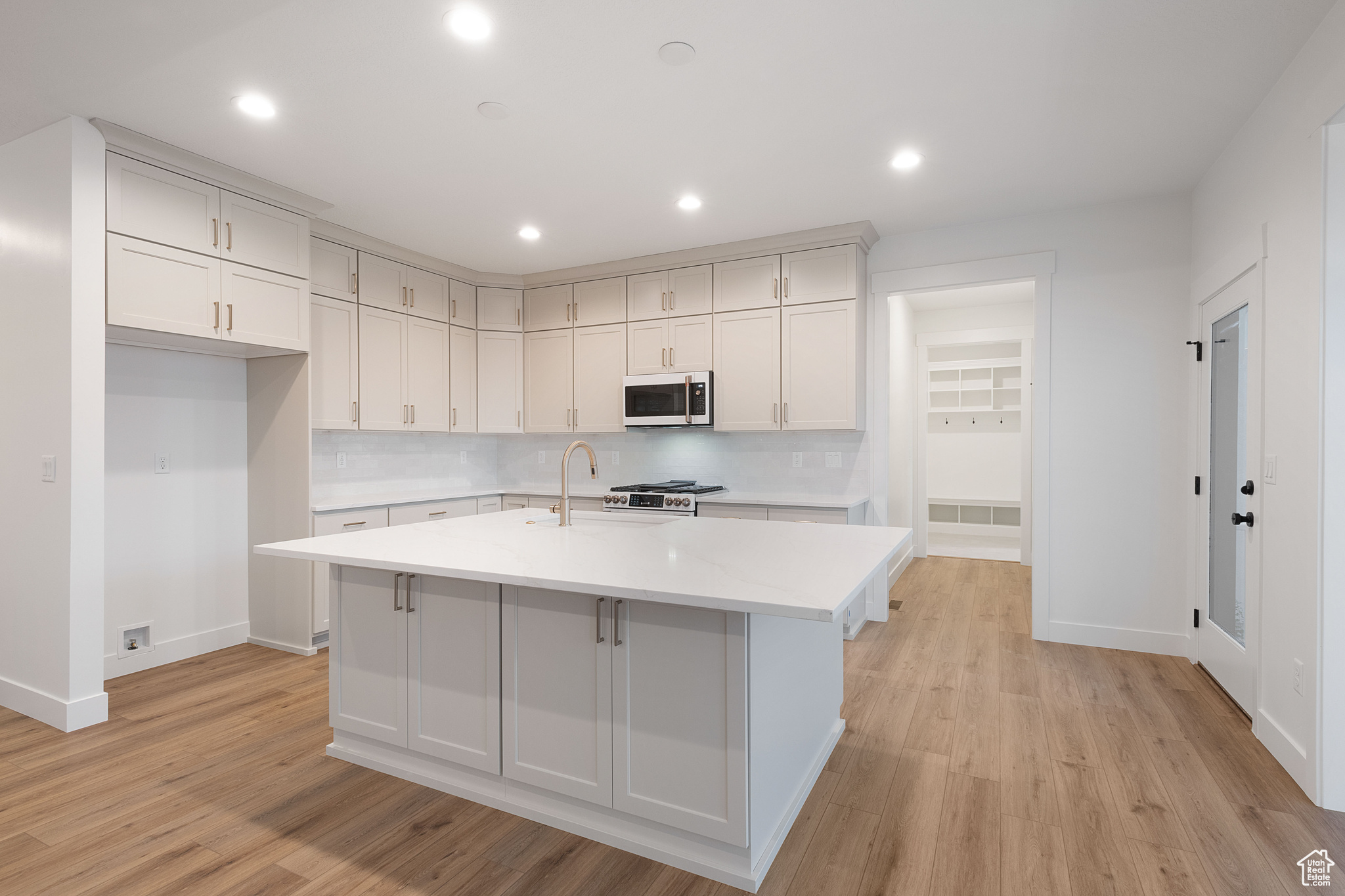 DAYBREAK - Residential