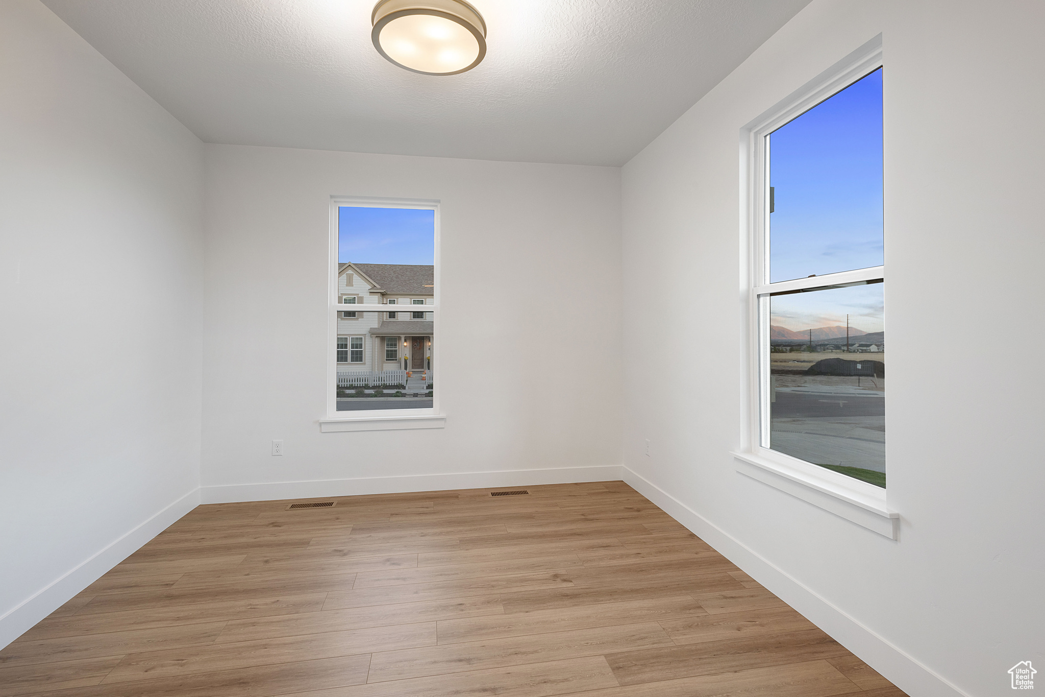 DAYBREAK - Residential