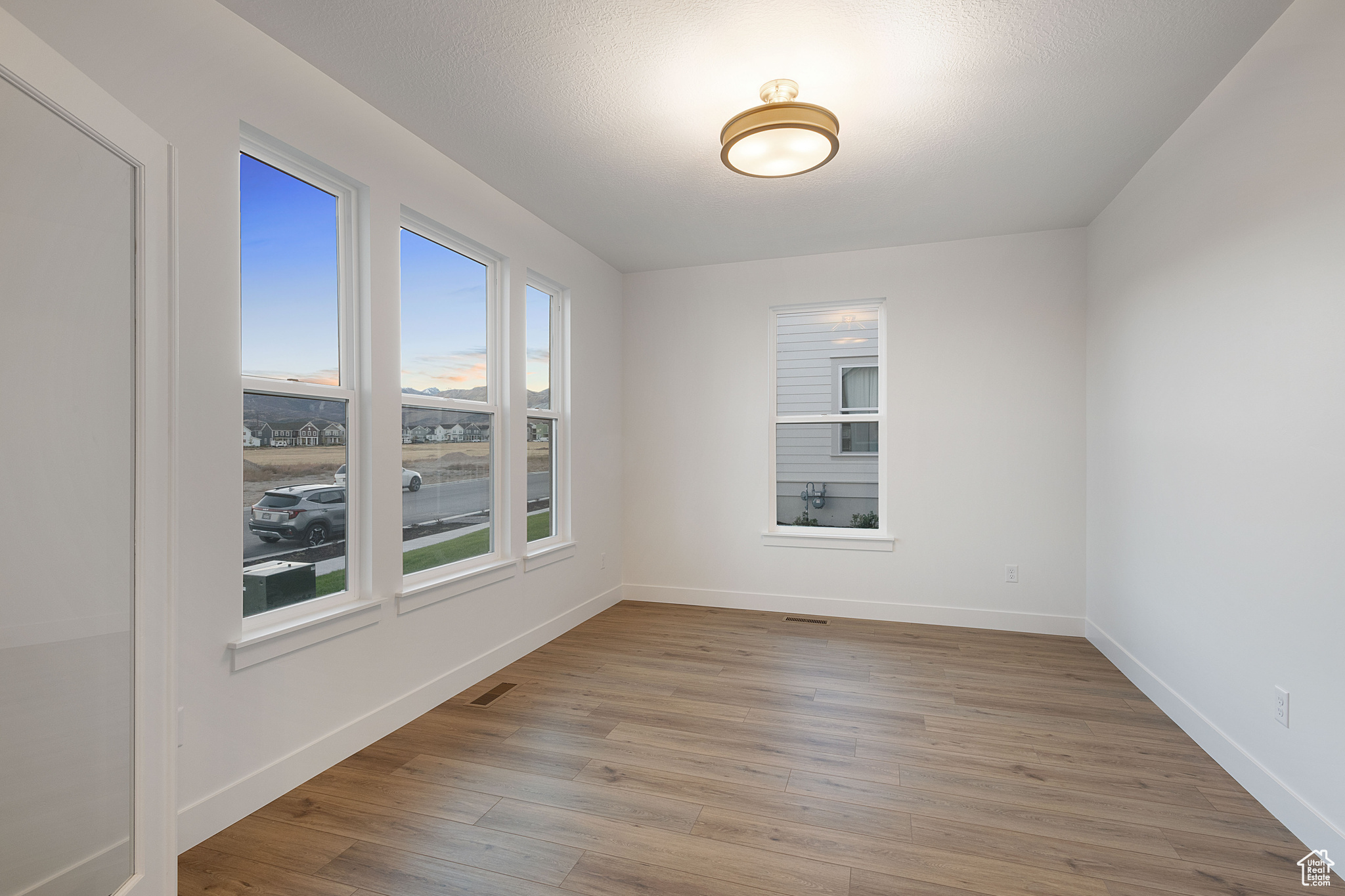 DAYBREAK - Residential