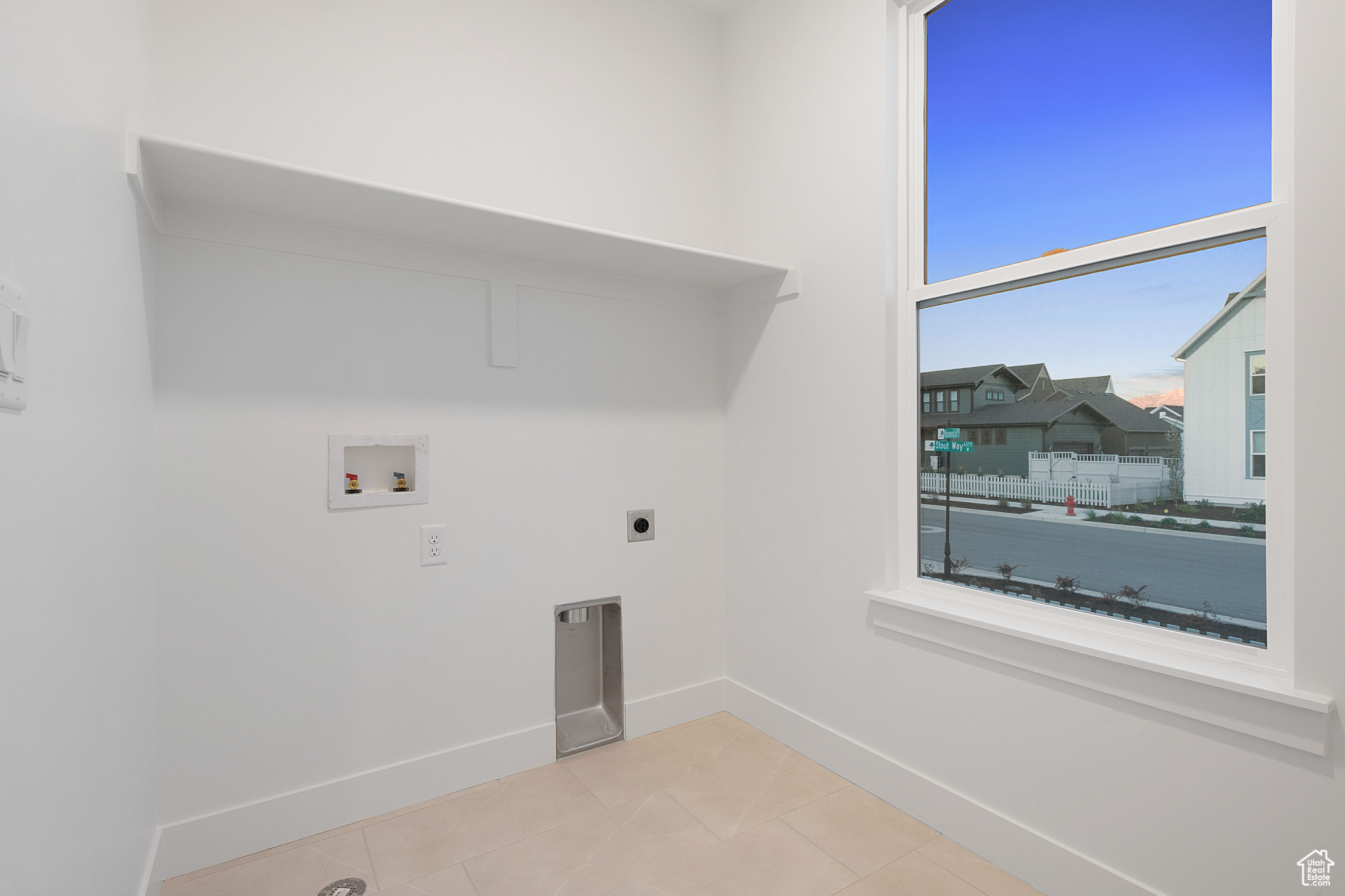 DAYBREAK - Residential