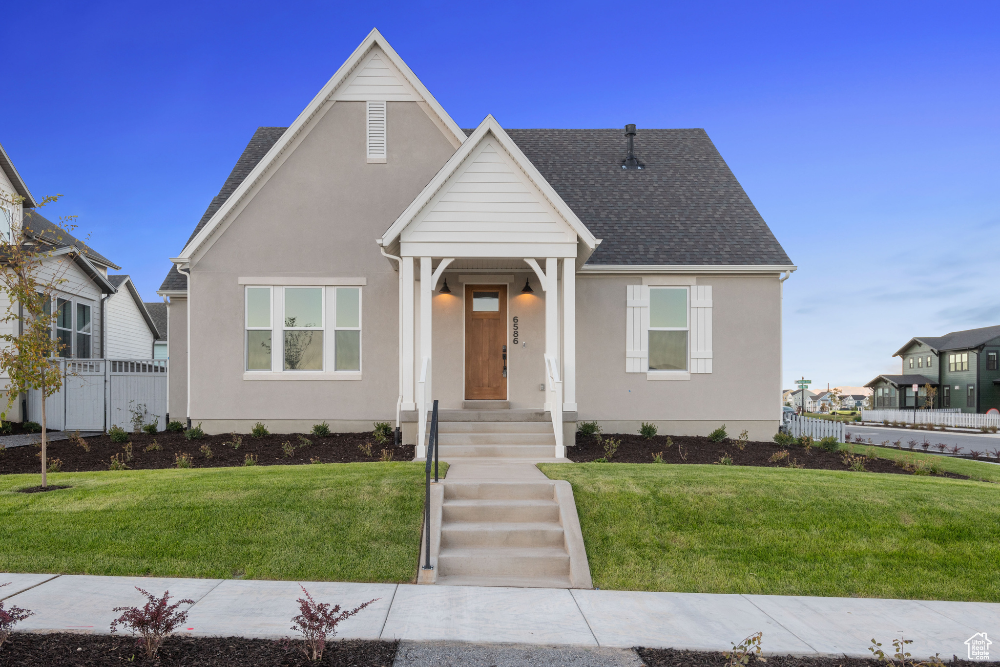 DAYBREAK - Residential