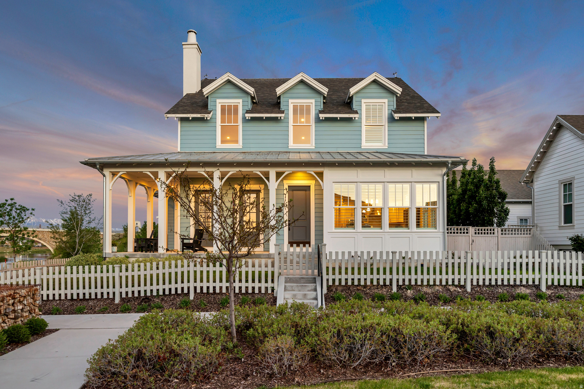 DAYBREAK - Residential