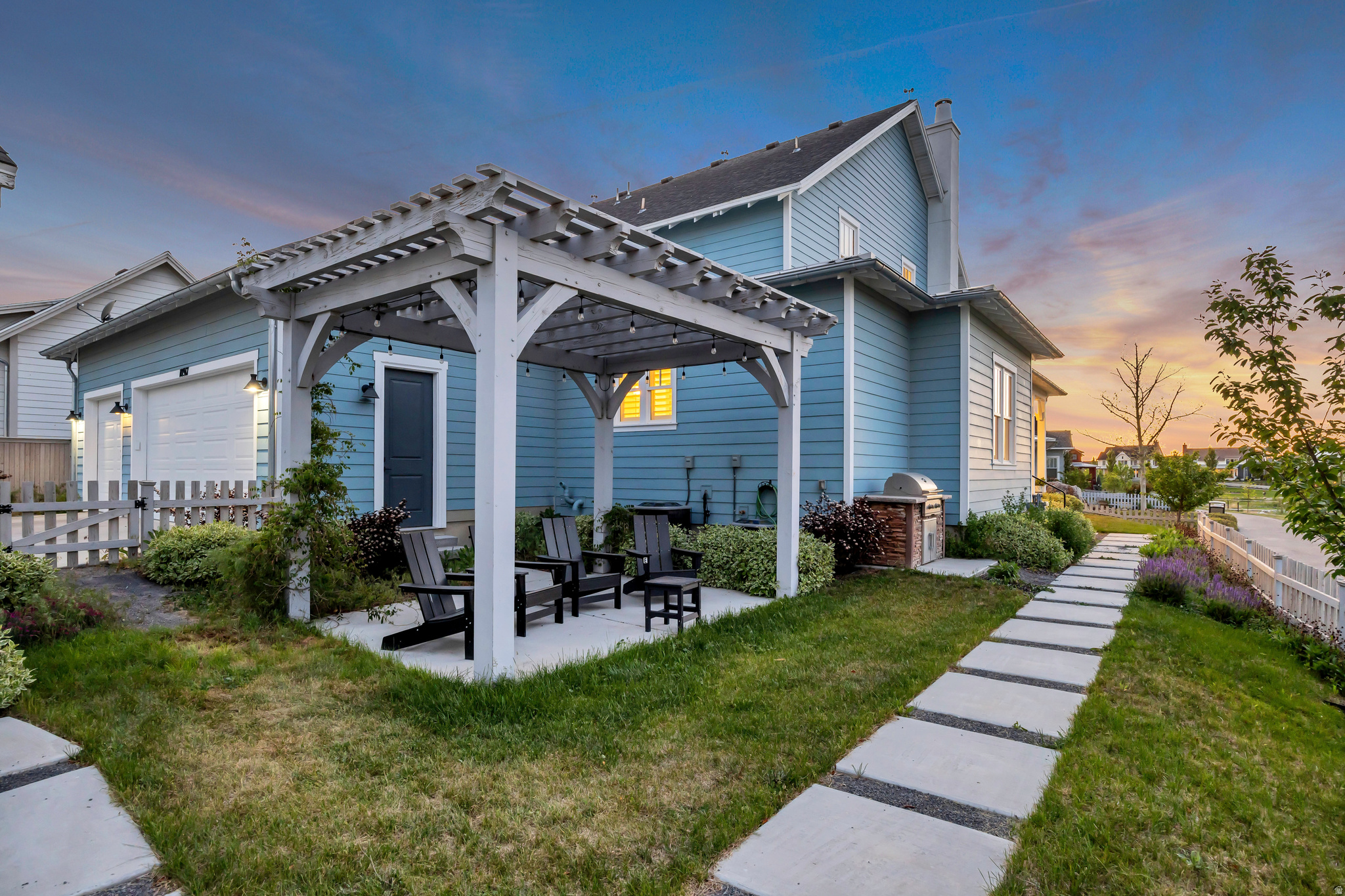 DAYBREAK - Residential