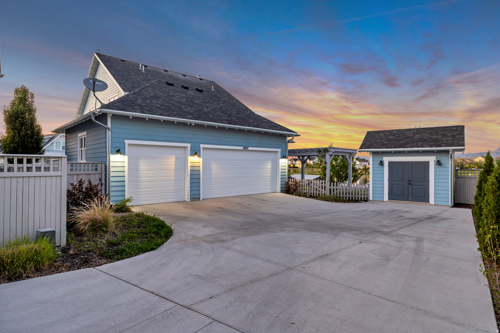 DAYBREAK - Residential