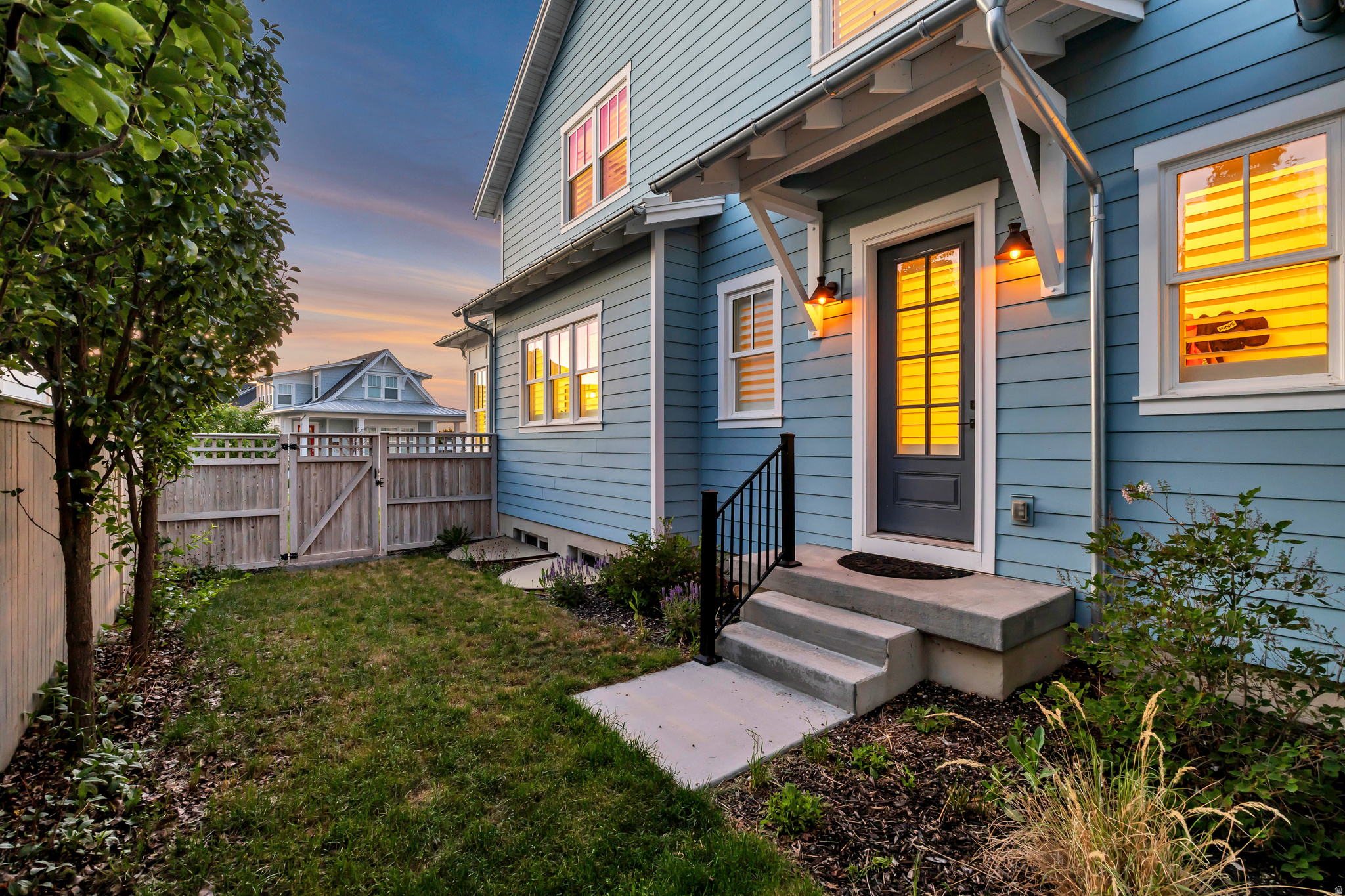 DAYBREAK - Residential