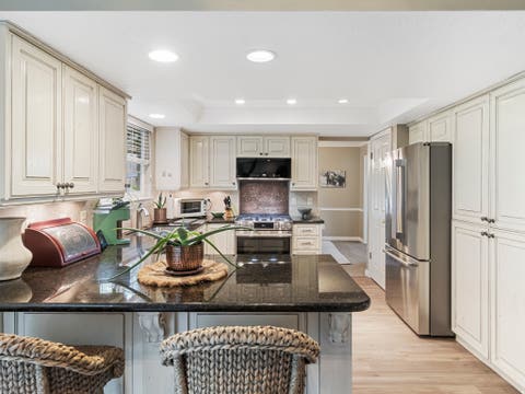 Tiny photo for 557 S MOSS HILL DR, Bountiful, UT 84010 (MLS # 2173625)