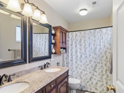 Tiny photo for 557 S MOSS HILL DR, Bountiful, UT 84010 (MLS # 2173625)