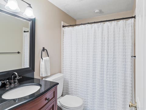 Tiny photo for 557 S MOSS HILL DR, Bountiful, UT 84010 (MLS # 2173625)